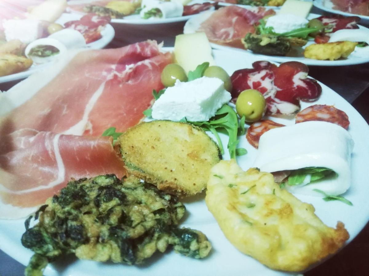 Ambrosia Hostel Alessandria del Carretto Екстер'єр фото